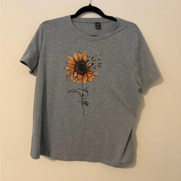 SHEIN Gray Tee with Sunflower Graphic - Picture 1 of 2